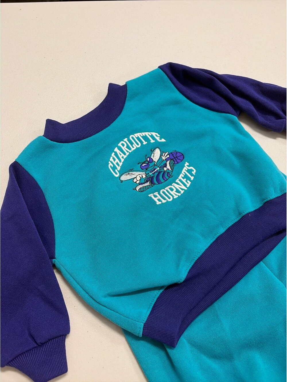 NWT Vintage Charlotte Hornets embroidered- 2 pc outfit NBA Size 12M